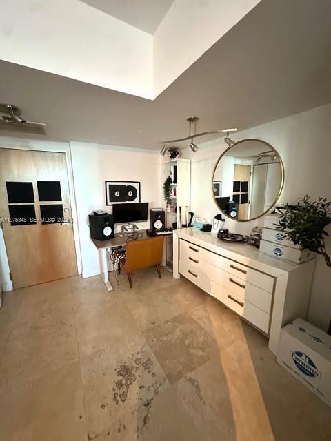 Building Photo - 350 S Miami Ave