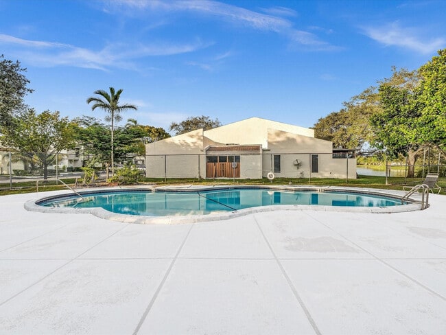 Building Photo - 1381 NW 99th Ave