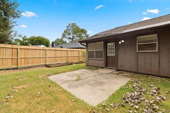 Building Photo - 126 Wood Hollow Dr