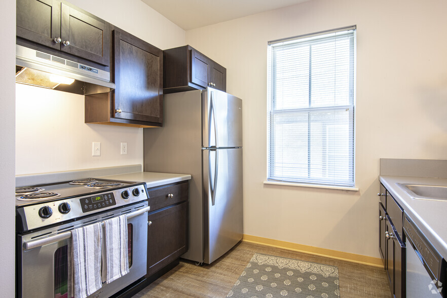 1BR, 1BA - 516SF - Bassett Walk