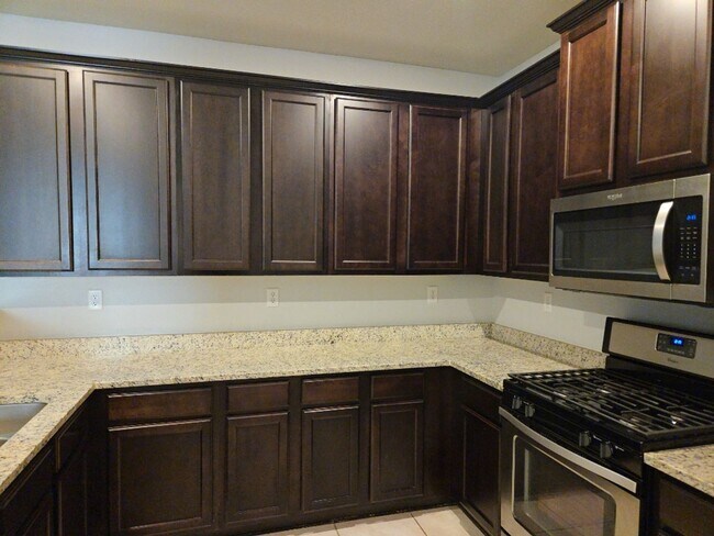 Building Photo - 1616 Volponi Dr SE