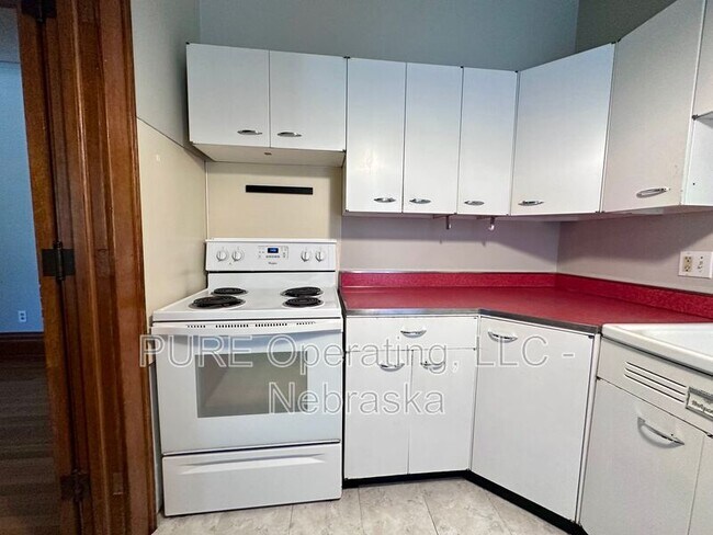 Building Photo - 4821 Underwood Ave
