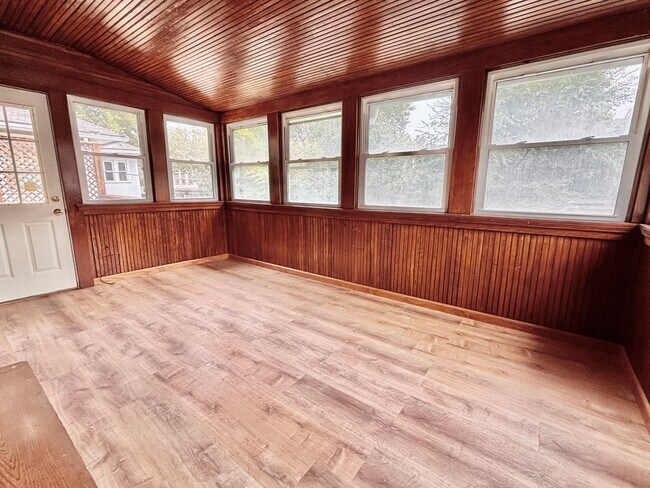 Building Photo - 3415 Locust St