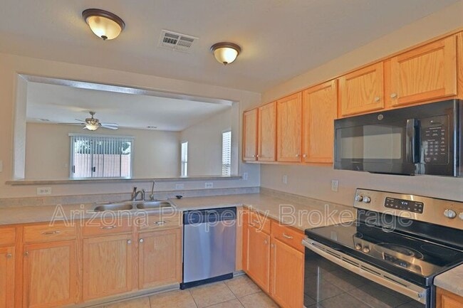 Building Photo - 2603 E San Manuel Rd