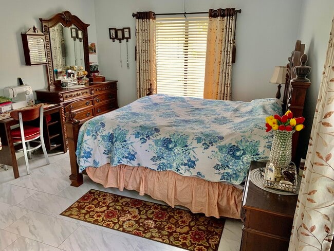 Building Photo - 1116 Green Pine Blvd