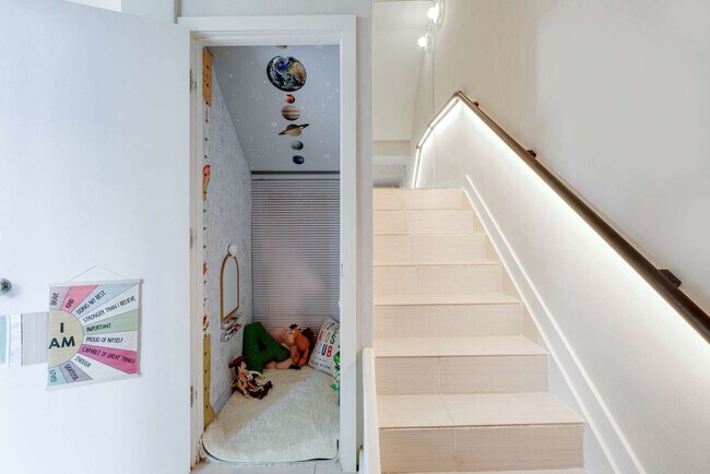 Building Photo - 1884 SW 17th St