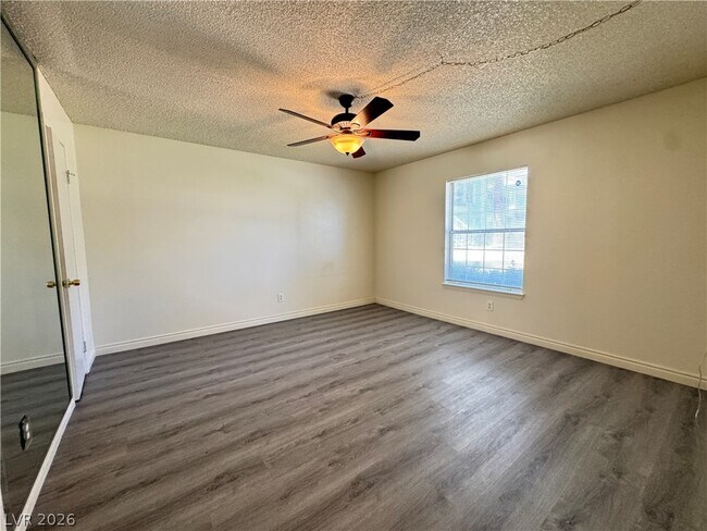 Building Photo - 3823 S Maryland Pkwy