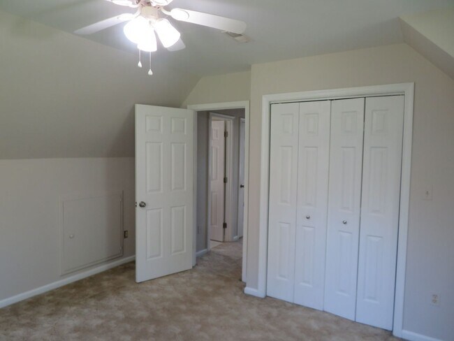 Building Photo - Sutherland