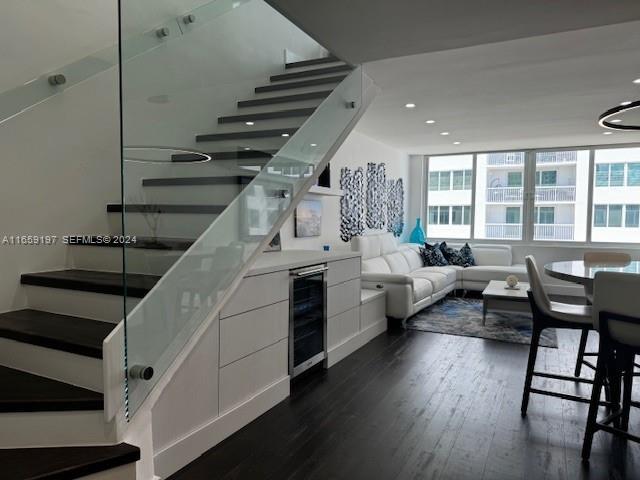 Building Photo - 5401 Collins Ave