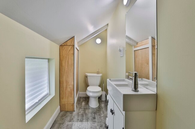 Building Photo - 64A Holiday Ln