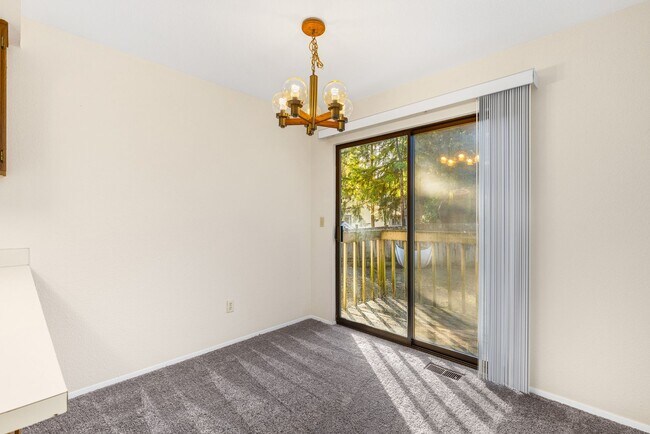 Building Photo - 17633 NE 88th Pl