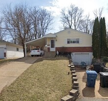 Building Photo - 248 Lakeside Dr