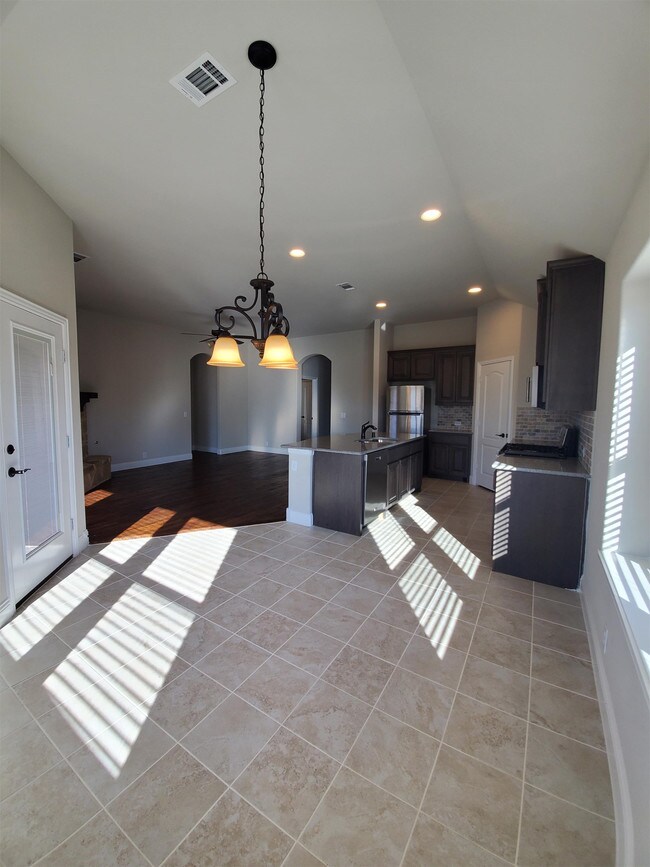 Building Photo - 504 Endicott Dr
