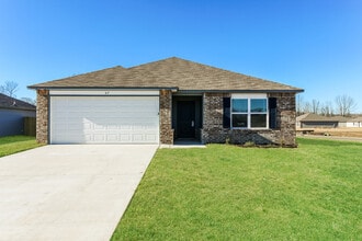 Building Photo - 47 10 Point Ln