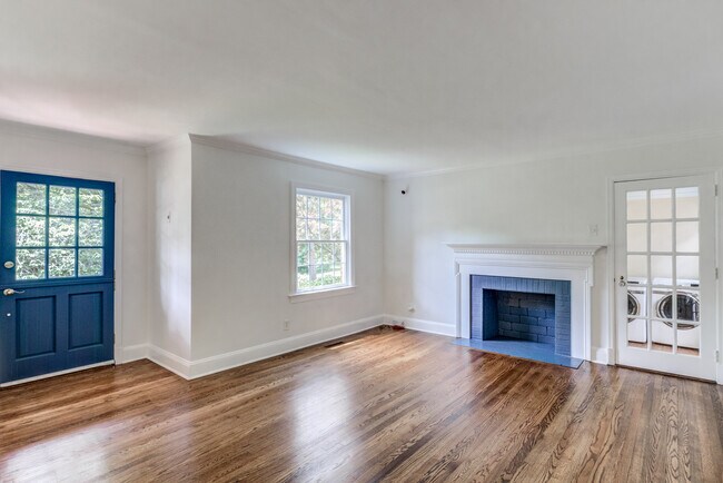 Building Photo - 1216 Duplin Rd