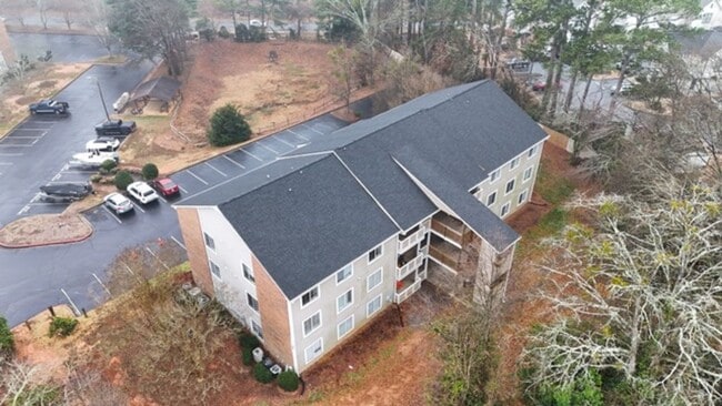 Building Photo - 220 Elm St