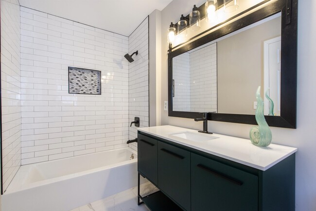 Building Photo - 19 Legend Hills Dr