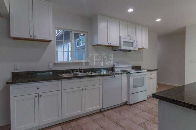 Building Photo - 7102 Richland Way