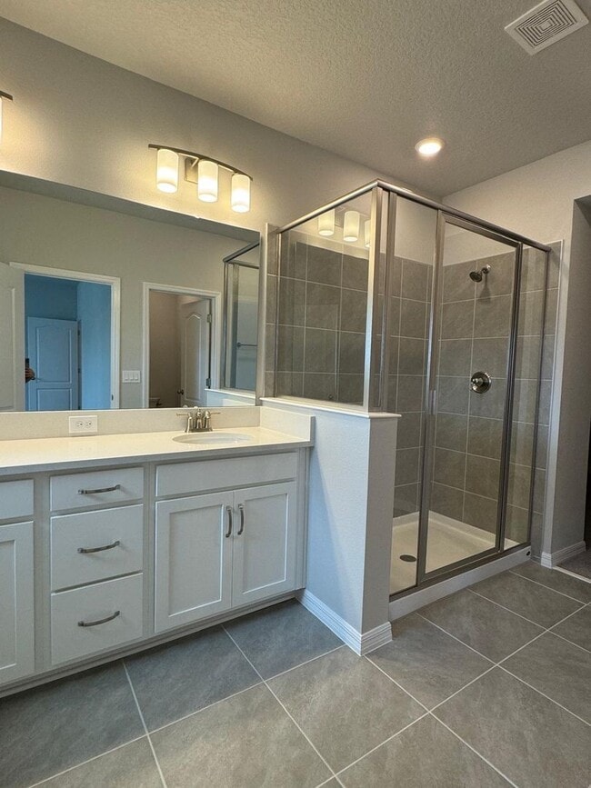 Building Photo - GREAT TOWNHOUSE  3 BEDROOM 2.5 BATHROOM  IN ASTERA