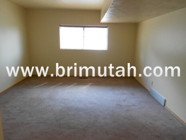 Building Photo - 1304 E 900 S