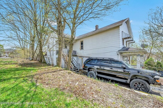 Building Photo - 1019 S Webster Ave