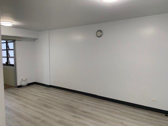 Building Photo - Hi-Sierra Apts - 2 bedrooms, 2 bath unit w/ 1 assigned parking stall - Avail now
