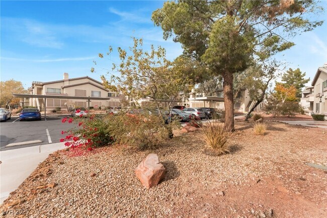 Building Photo - 5710 E Tropicana Ave