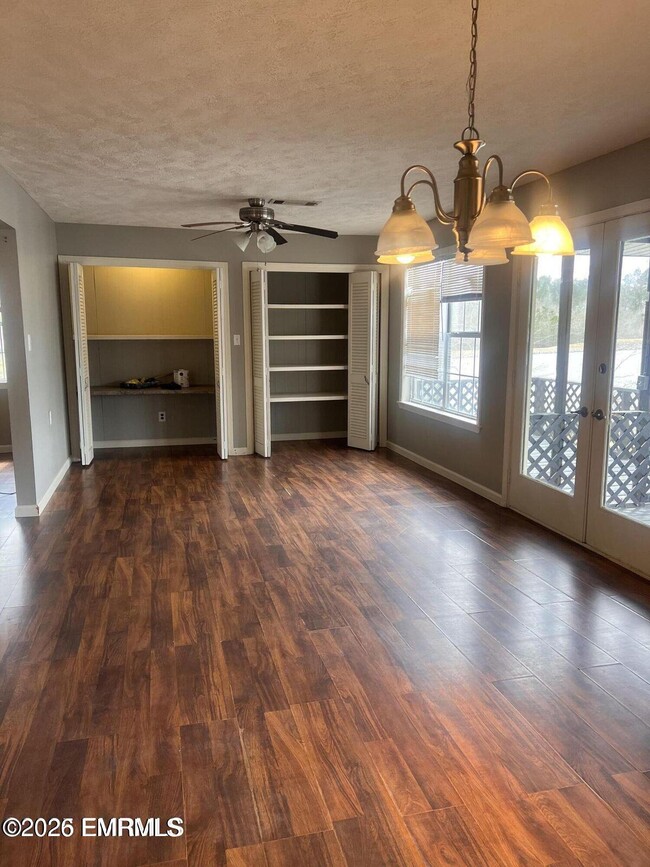 Building Photo - 4840 E Crescent Lake Dr