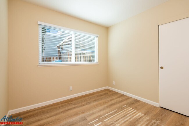 Building Photo - 6263 Malory Dr