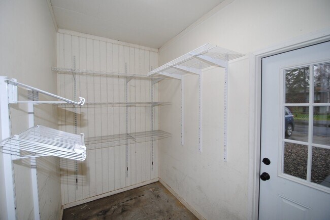 Building Photo - 4922/4924 Princeton Drive