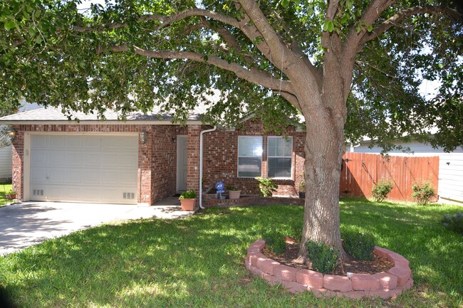 Primary Photo - Bedroom 2 Bath Home in Desirable NW Bridge...