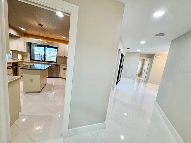 Building Photo - 3705 Torrey Pines Blvd