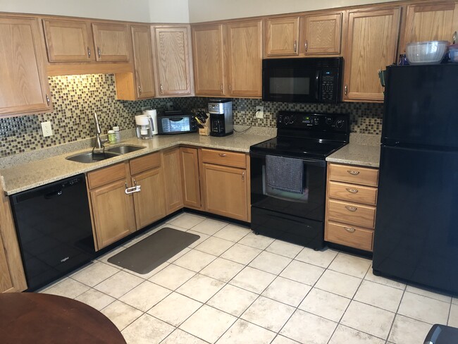 Kitchen (coffee maker/toaster oven) not included - 233 London Towne Dr