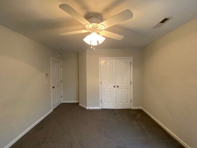 Building Photo - 115 N Field Dr