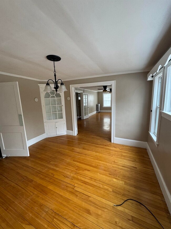 Building Photo - 89 Centre St