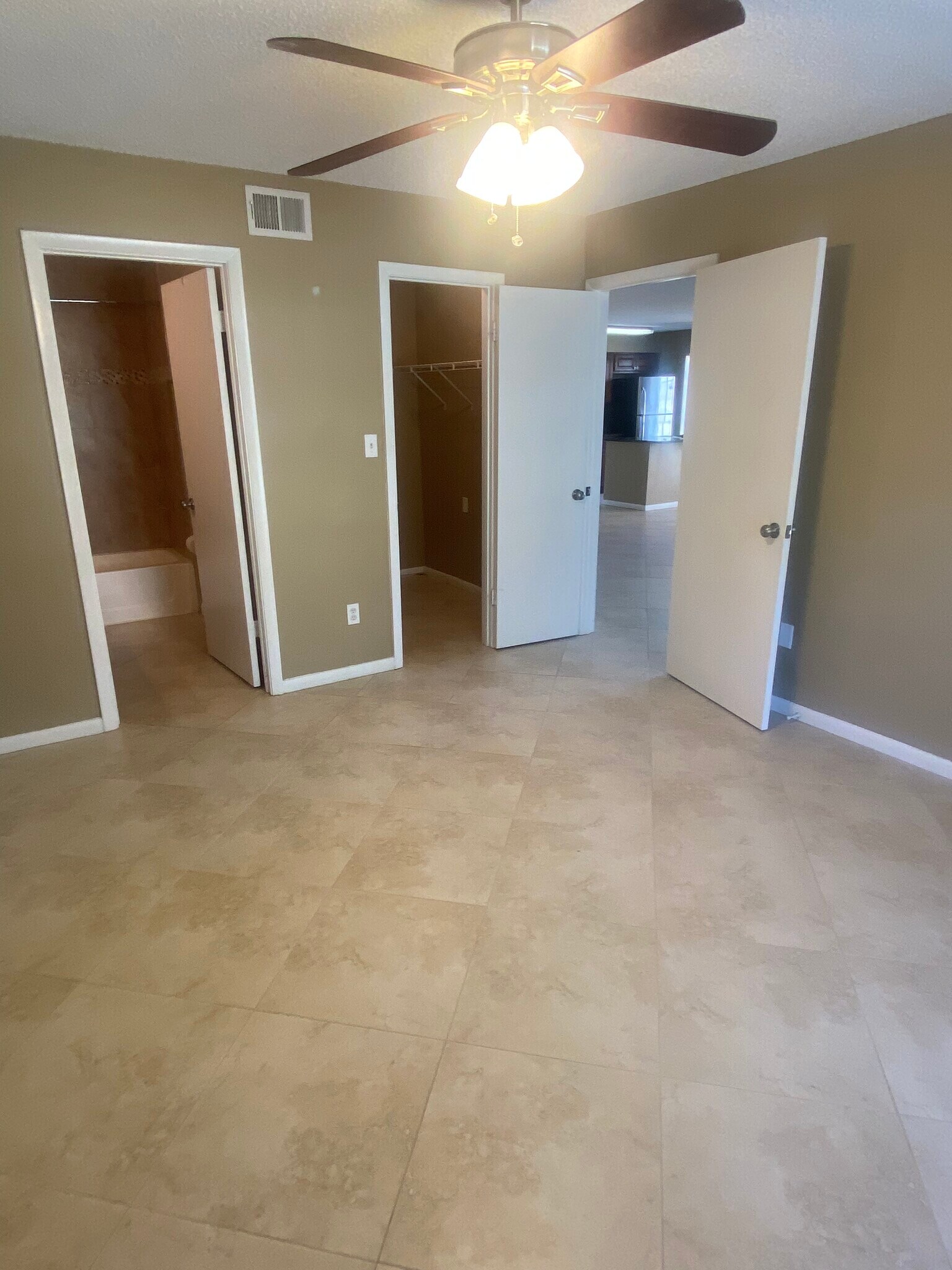 Building Photo - 8724 Mallard Reserve Dr