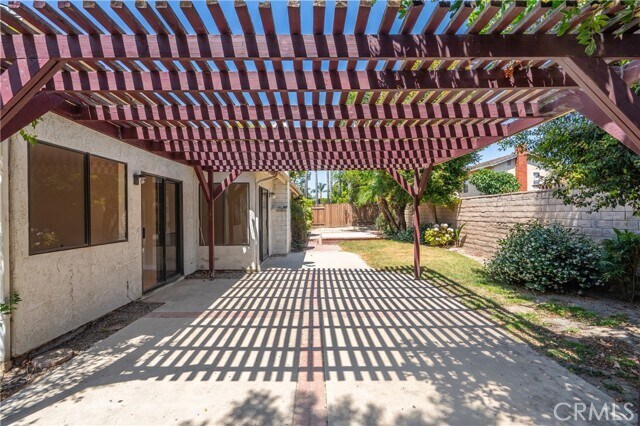 Building Photo - 156 Appletree Ave