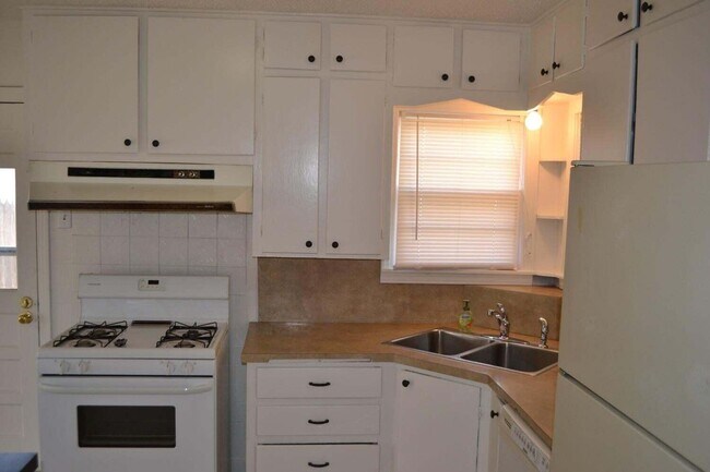 Building Photo - 2617 37th St