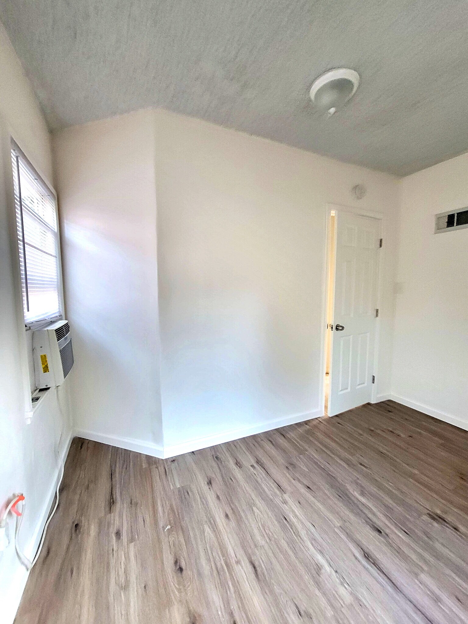 Building Photo - 416 N 3rd Ave