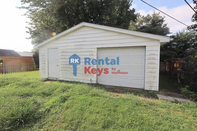Building Photo - 1709 Herndon Dr