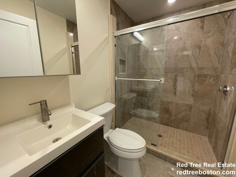 Building Photo - 1022 Commonwealth Ave