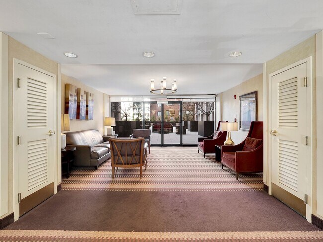 Building Photo - 950 25th St NW