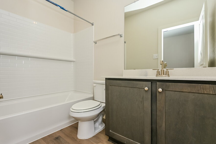 Building Photo - 1513 Harvester Dr