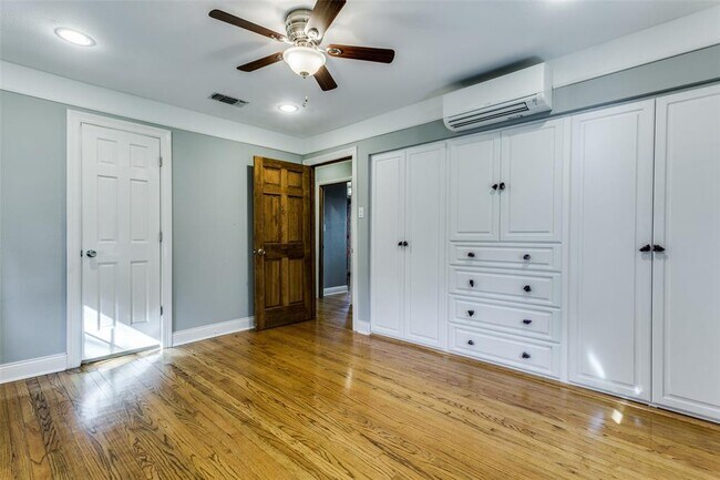 Building Photo - 4306 Benning Dr