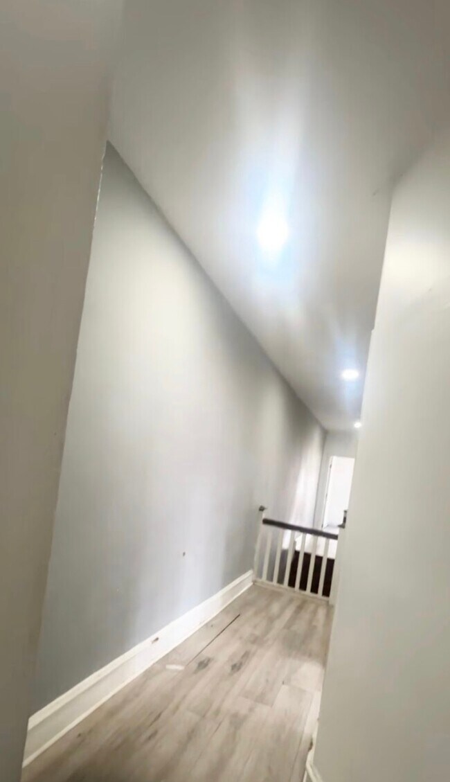 Building Photo - 623 N 64th St