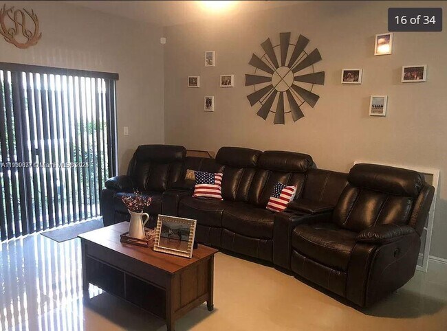 Building Photo - 4913 SW 141st Ave