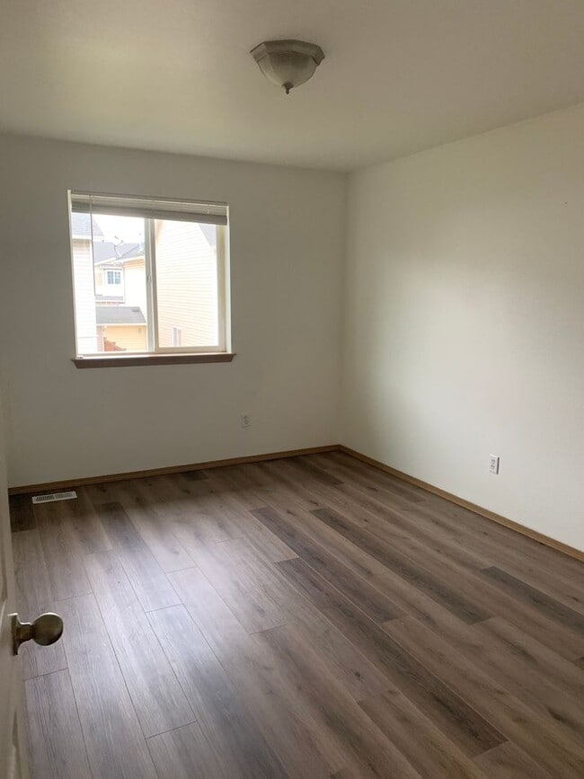 Building Photo - Graham 3 bedroom