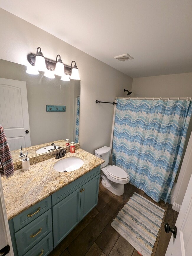 Building Photo - 1880 Presidio St