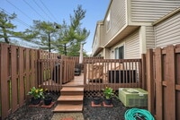 Building Photo - 799 Cap Ln
