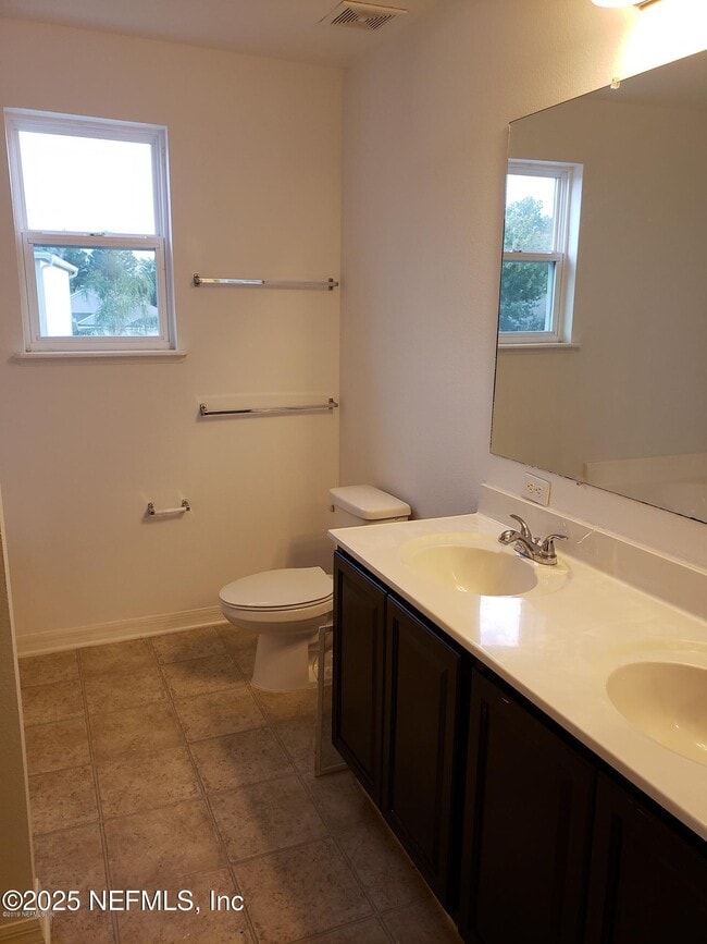 Building Photo - 10310 Magnolia Hills Dr